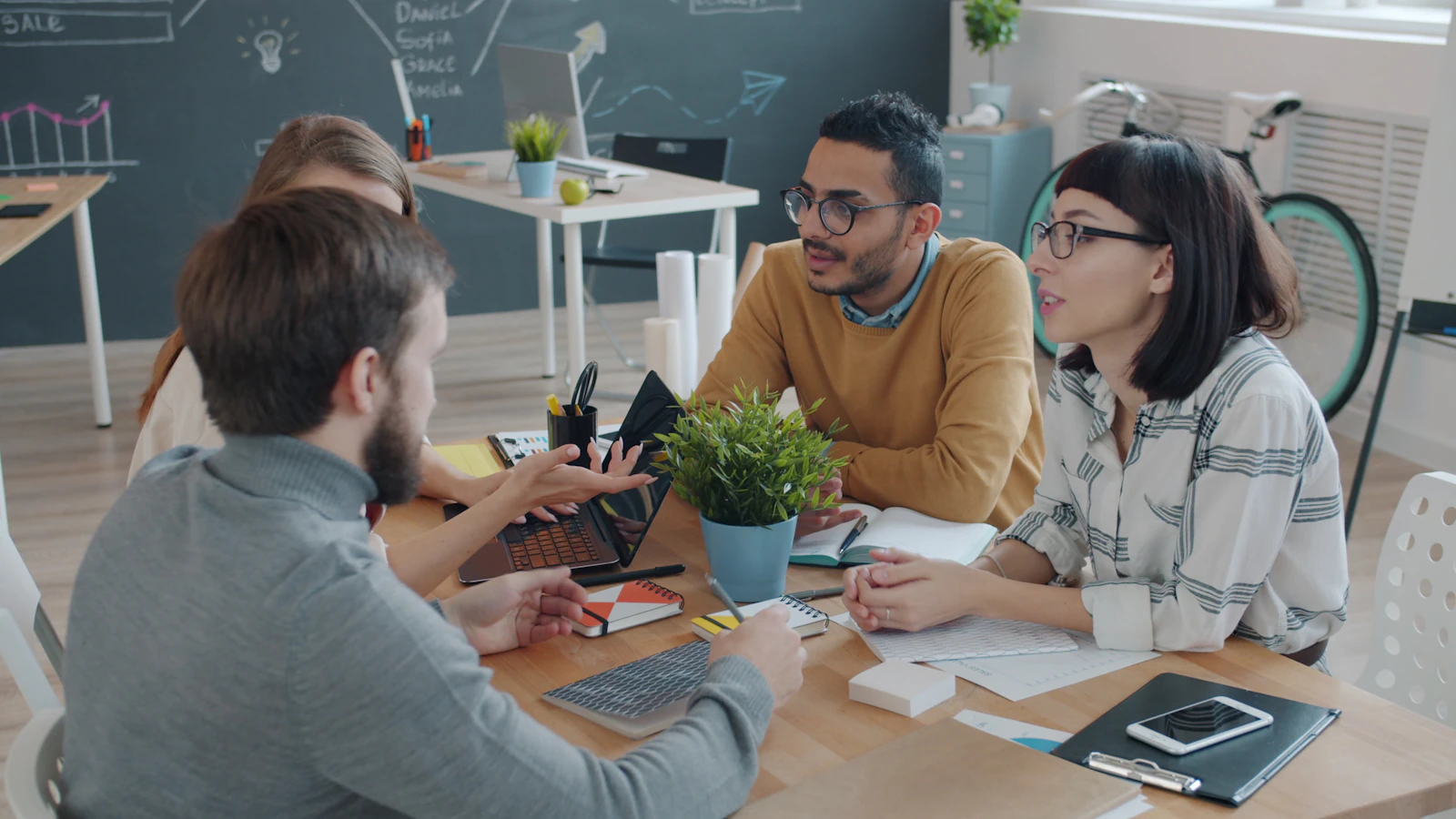 Office space and Ejari: what your licence and visas actually require